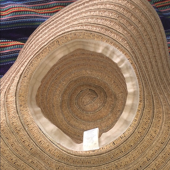Wide Brimmed Floppy Beach Straw Hat - Picture 3 of 6